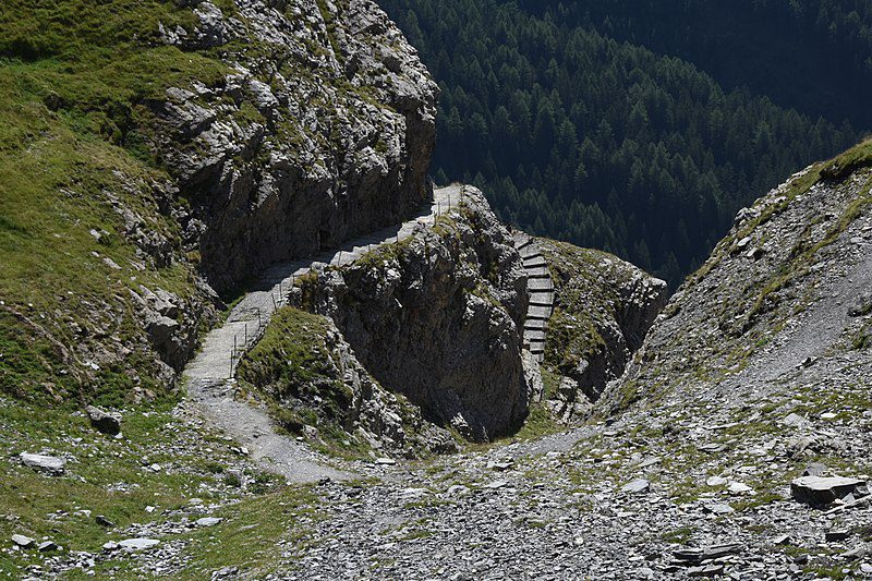 ممر جيمي في جبال الالب السويسرية